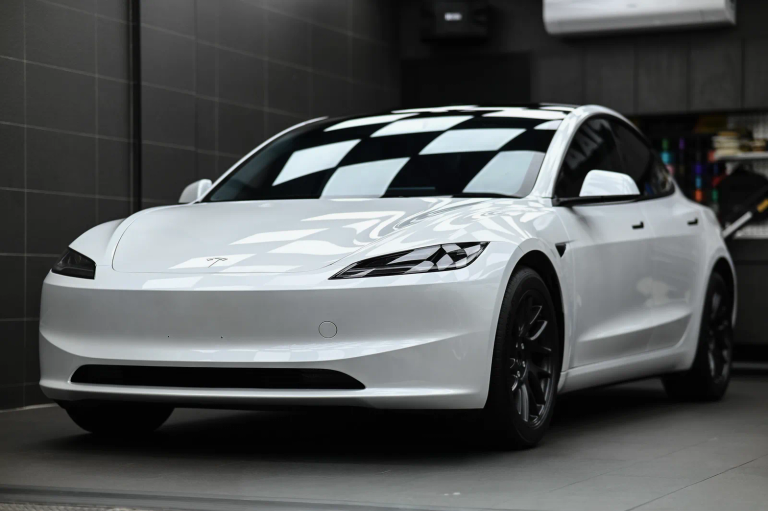 電動車鍍膜施工，Tesla Model Y 雙層鍍膜完工——誠美車體美容台北內湖